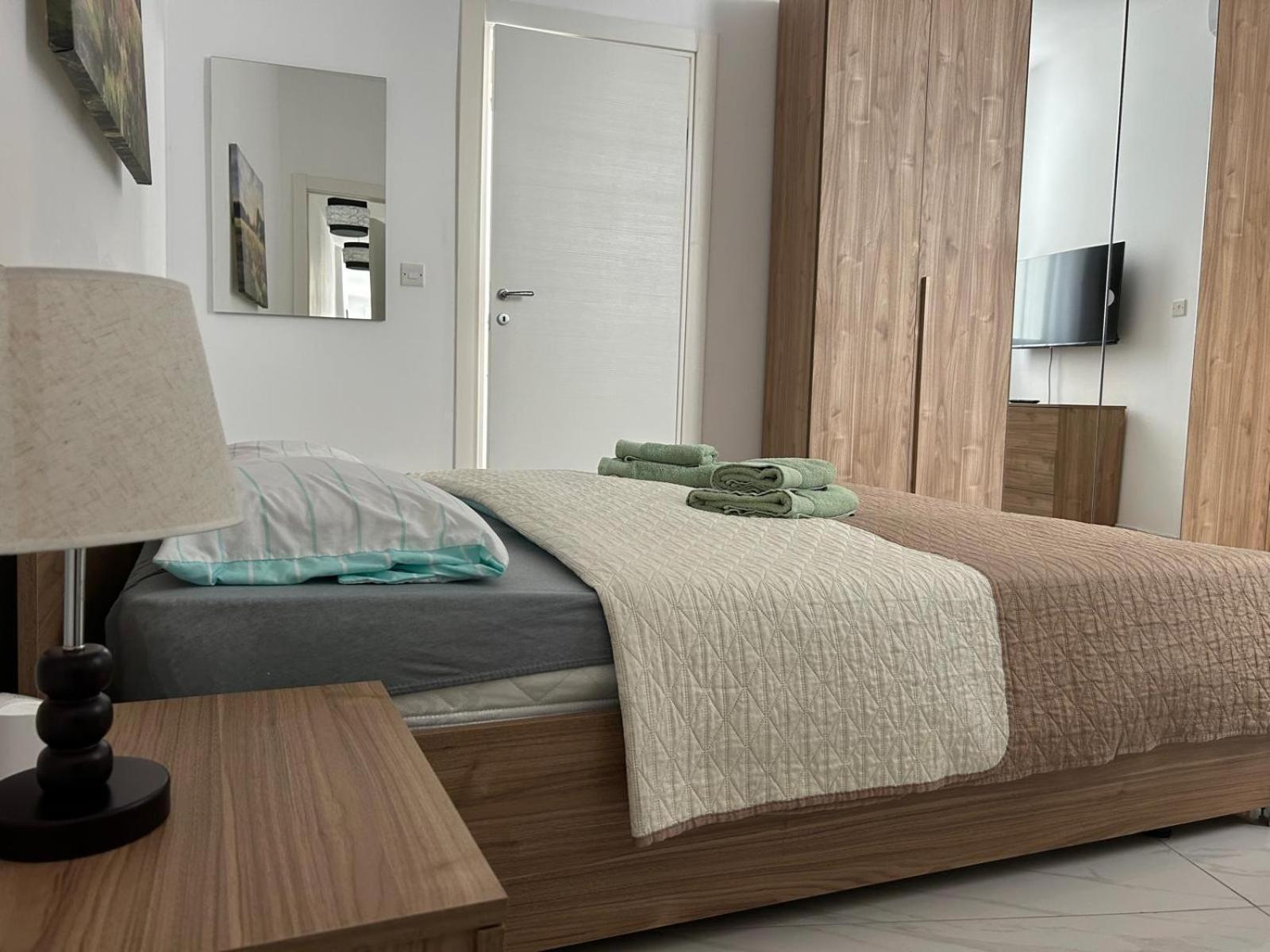 Exceptional 3-Bedroom Apartment, Sliema - Tigne Point! Εξωτερικό φωτογραφία