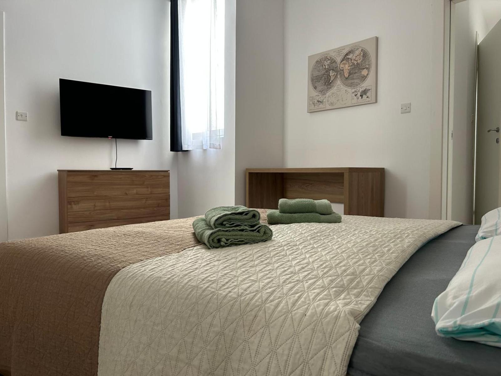 Exceptional 3-Bedroom Apartment, Sliema - Tigne Point! Εξωτερικό φωτογραφία