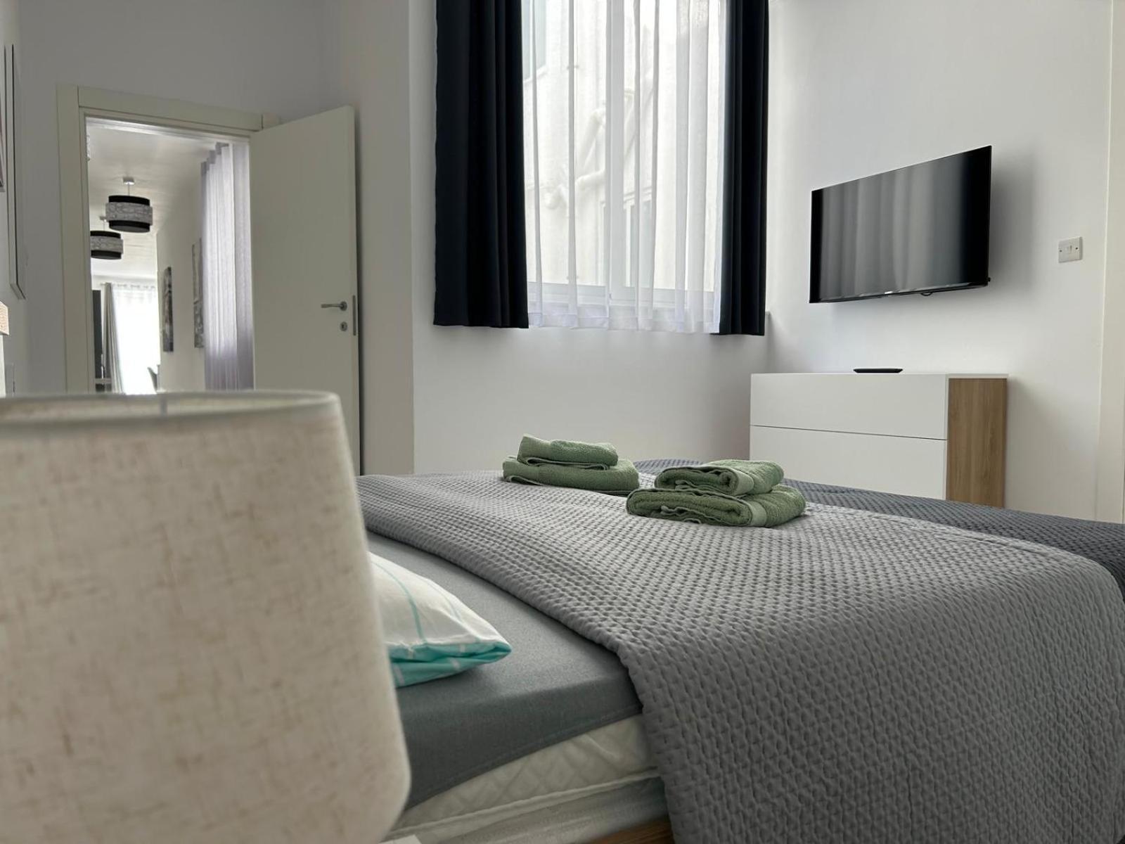 Exceptional 3-Bedroom Apartment, Sliema - Tigne Point! Εξωτερικό φωτογραφία